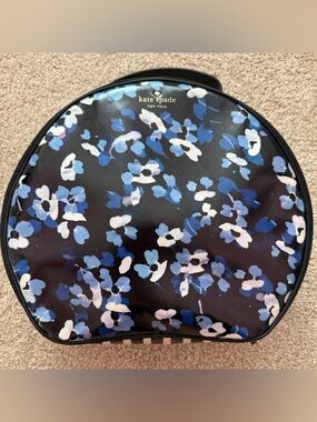 kate spade blue and white floral cosmetic travel case